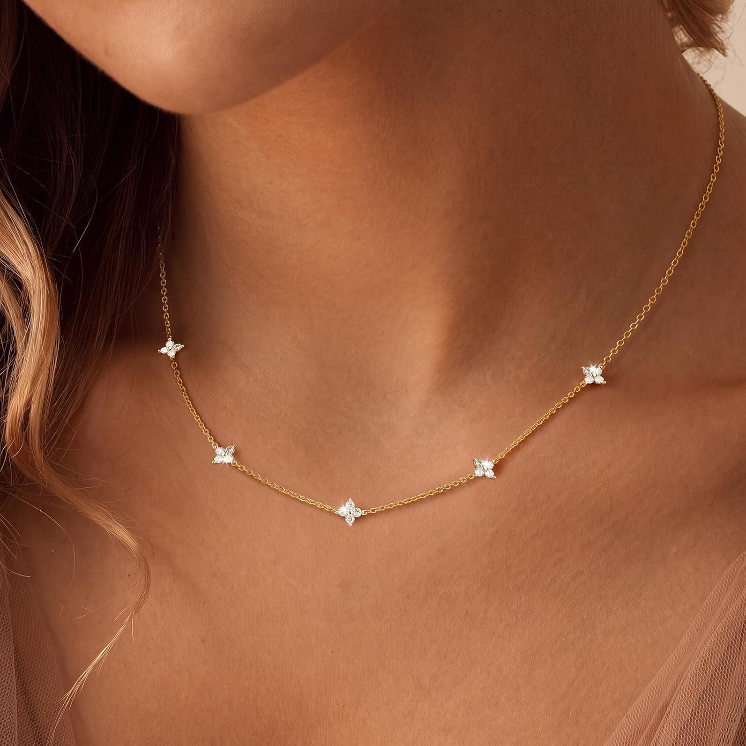 POAIIU Gold Clover Station Necklace Review (14K Plated Choker)